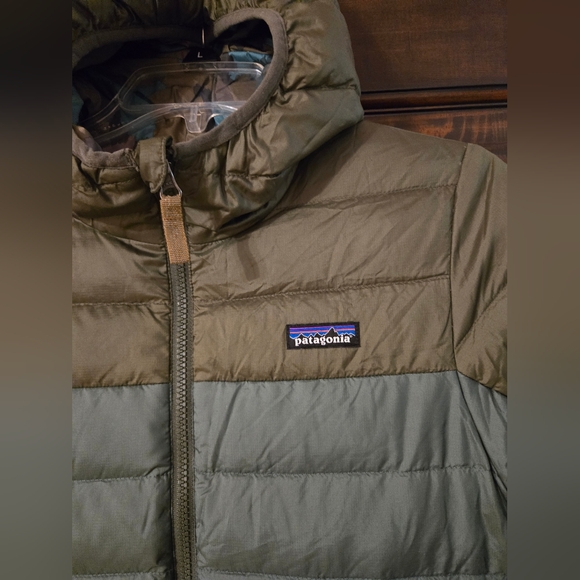 Patagonia Youth Olive Puffer Jacket, Sz M, Two Sided - Picture 2 of 10